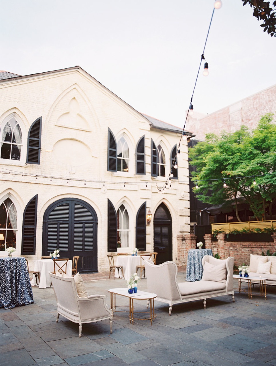 Courtyard cocktail lounge with elegant seating